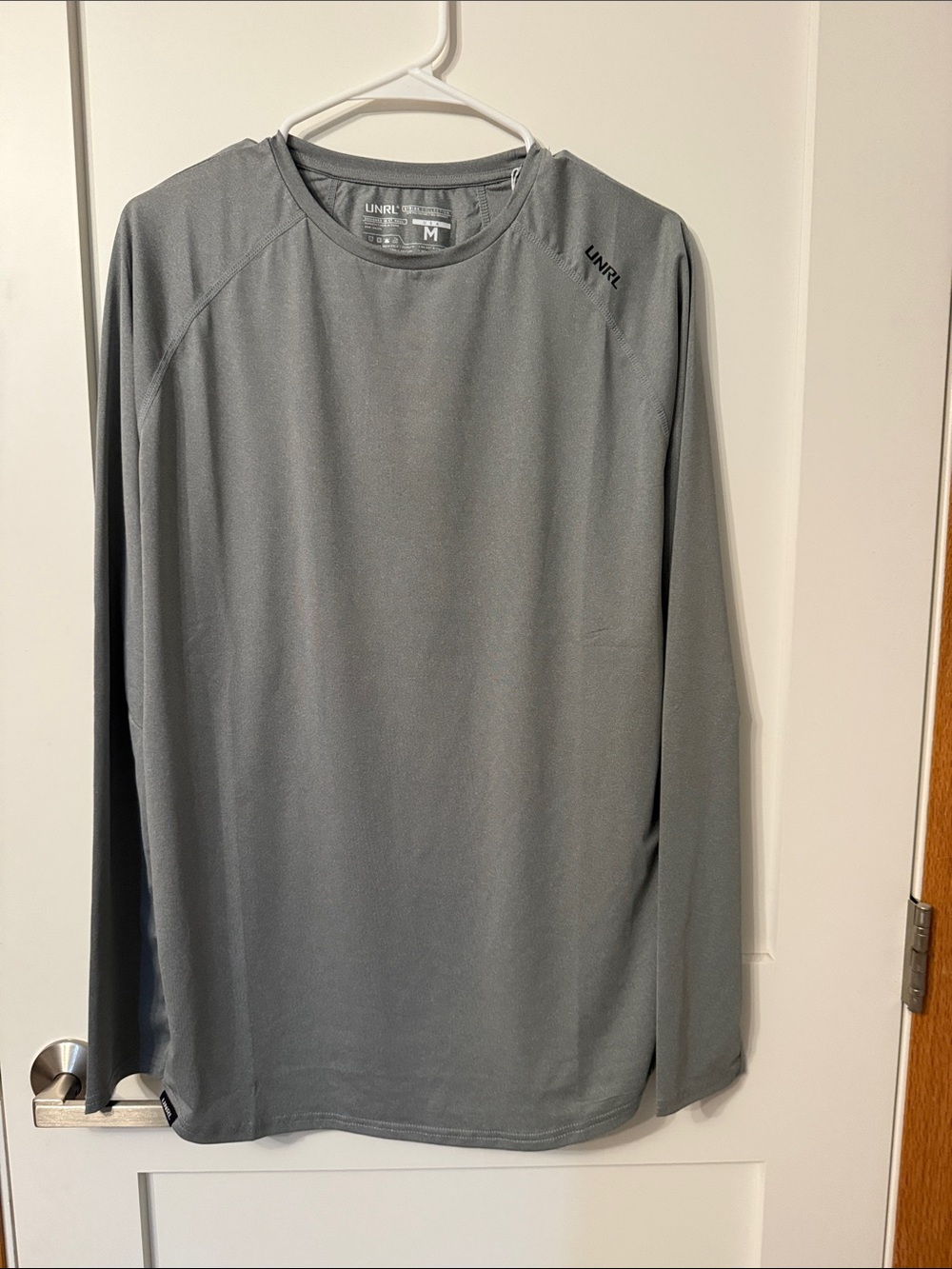 UNRL Men’s Long-Sleeve Crew Neck Shirt — Gray